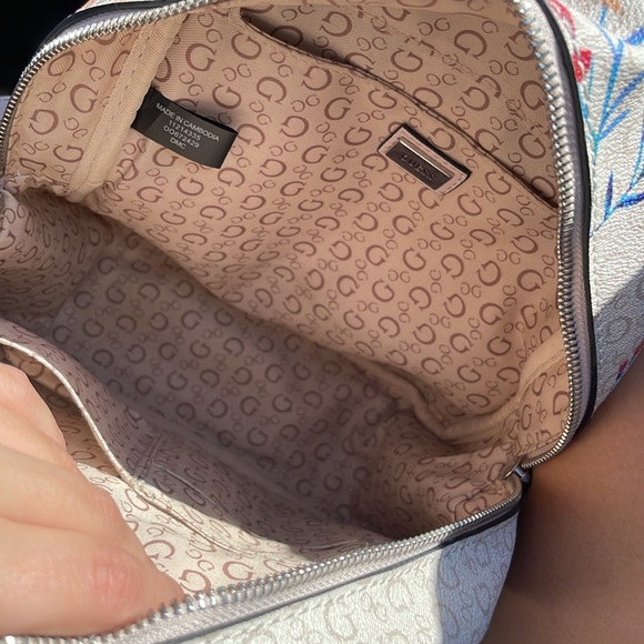 Guess backpack - Picture 5 of 5
